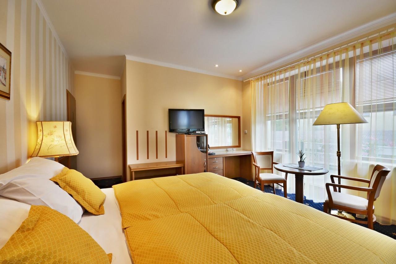 Hotel Villa Conti Пісек Екстер'єр фото